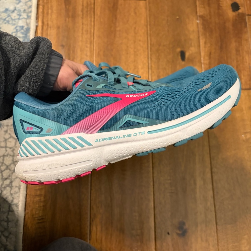 Brooks Adrenaline GTS 23 size 8 - Picture 5 of 6